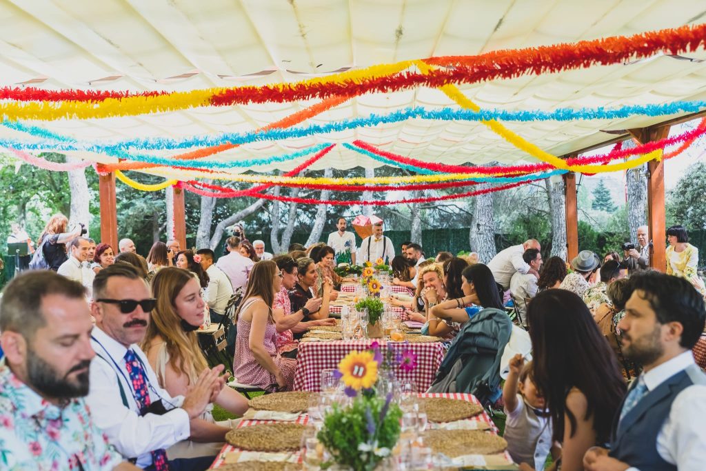 Men&uacute; vegetariano con paellas gigante acompa&ntilde;ada de aperitivos fr&iacute;os para catering econ&oacute;mico en eventos